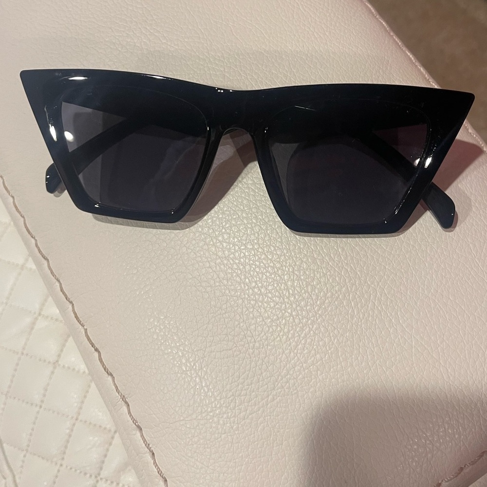 Amazon sunnies